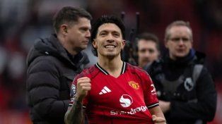Lisandro Martínez celebrando el triunfo en Old Trafford.&nbsp;