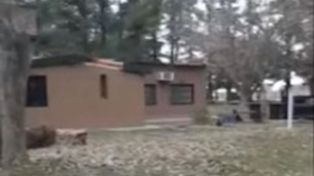 En esta casa se produjo el tiroteo. (Foto: captura de TV.)