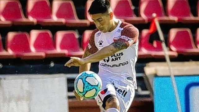 El defensor de Colón Emanuel Olivera estaría en la mira de un equipo peruano.