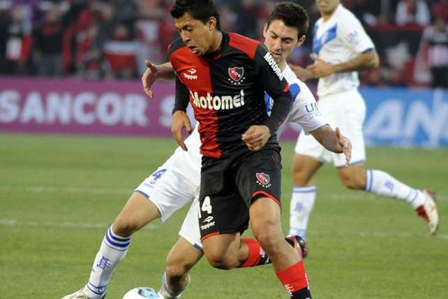 Vélez derrotó a Newells en Mendoza y es el supercampeón 2013