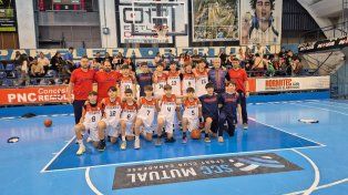 El plantel de básquet estuvo compuesto por 14 jugadores que representaron a diez clubes distintos, dando una muestra más que la ARBB trata de abrir el juego a todas las instituciones.