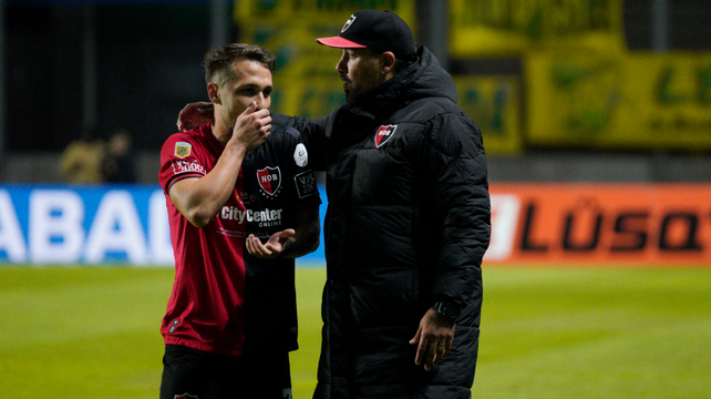 Newells: Ángelo Martino es candidato a irse y el Ogro Fabbiani actúa en consecuencia