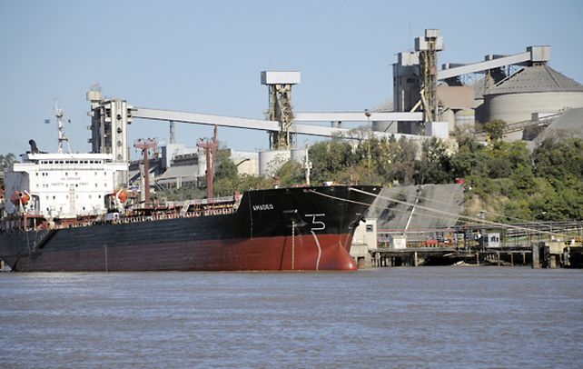 Soja. La importación de soja de Paraguay es motivo de un conflicto entre cerealeras y la Aduana.