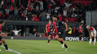 Luciano Lollo celebra el gol del empate del último partido, conseguido con convicción. Es lo que requiere Newells para visitar a Boca.