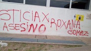 Familiares de Roxana Gómez se manifestaron frente al hospital Iturraspe.