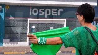 Por denuncias de afiliadas a Iosper, la Asamblea de Mujeres, Lesbianas, Travestis, Trans y No Binarie y otros piden explicaciones a la obra social sobre IVEvisibility
