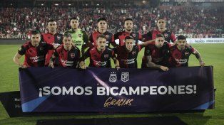 Arriba: Juan Ignacio Méndez,&nbsp;Ramiro Macagno, Saúl Salcedo, Fernando Cardozo y Víctor Velázquez. Abajo: Julián Fernández, Juan Ignacio Ramírez, Ángelo Martino, Francisco González, Armando Méndez y Éver Banega.