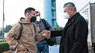 Claudio Tapia le deseó una pronta recuperación a Lionel Messi.