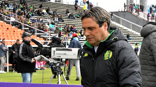 Hoyos dejó de ser el entrenador de Aldosivi