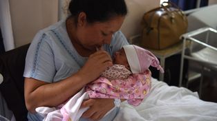 Desde 2014, cada año cae en  Rosario la tasa de natalidad