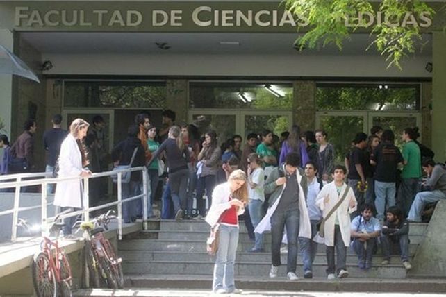 universidades. El acusado revisa los fondos girados entre 2007 y 2015.