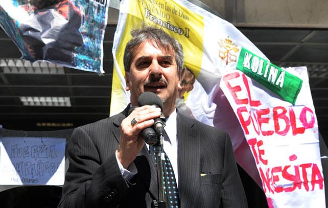 Buena noticia. El vocero Scoccimarro leyó el primer parte médico sobre el estado de salud de la mandataria.