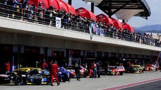El Desafío de las Estrellas tendrá parada obligatoria en boxes para recarga de combustible. El Turismo Carretera se prepara para un gran espectáculo en San Juan Villicum.