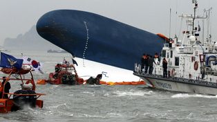 Temen por la suerte de 289 desaparecidos en la tragedia del ferry surcoreano