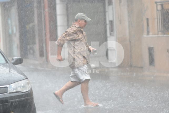 Lluvia, viento y granizo en Santa Fe