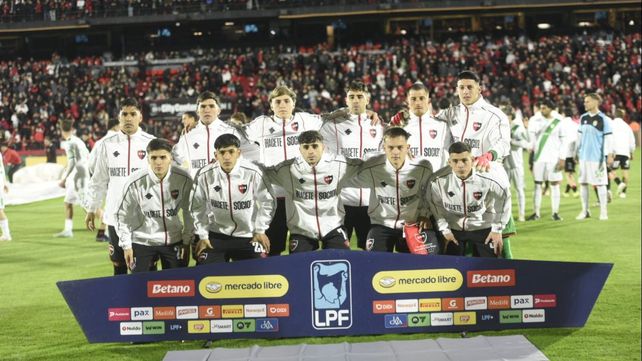 Los once de Newells que salieron al césped del Coloso ante Banfield.