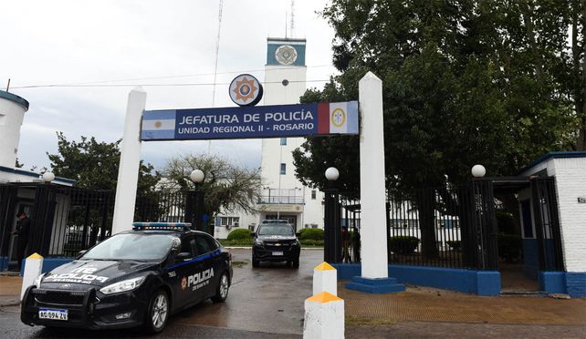 La sede de la Unidad Regional II de Rosario. La llamada amenazante se registró este miércoles a la noche.&nbsp;