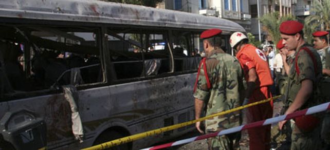 L&iacute;bano: al menos 17 muertos por un atentado con bomba en un micro