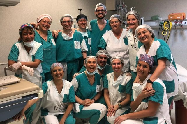 El equipo que formó parte de la intervención quirúrgica - Secretaría de Salud Pública