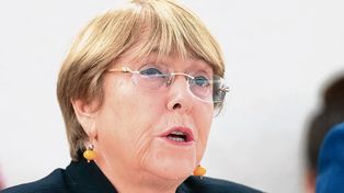 Michelle Bachelet viajó a Chile y se reunió en privado con el candidato presidencial de la izquierda, Gabriel Boric.