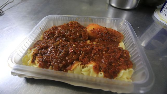 Pasta con salsa y estofado.&nbsp;