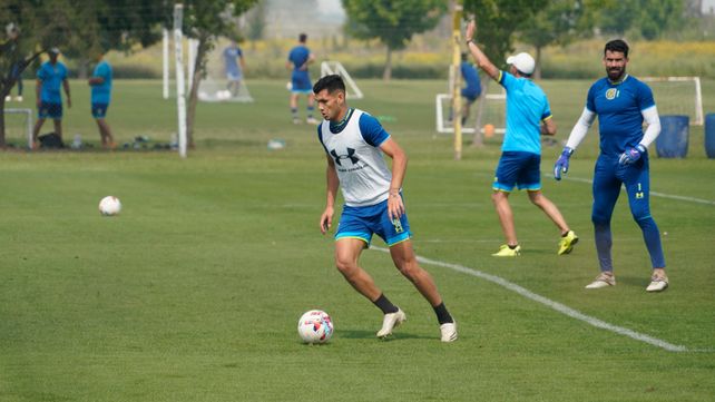 Zaguero central. Garay irá por suspendido Avila.