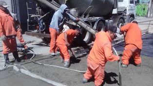 El municipio continúa con los trabajos de repavimentación de calle Santa Fe.