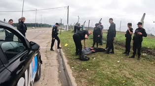Se negó a que lo identifiquen y llevaba un revólver y balas en la mochila