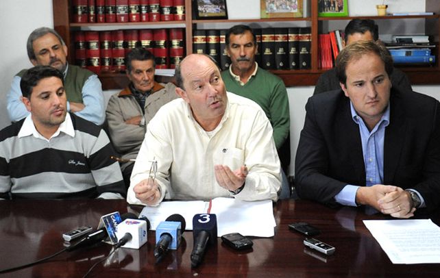 Funcionarios. El intendente Adrián Maglia y el abogado Guillermo Vitali.