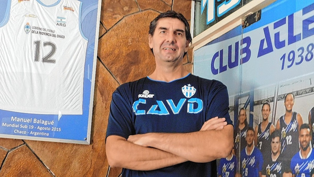 Pablo Baldo es el director técnico de Villa Dora en la presente edición de la Liga Nacional Femenina.