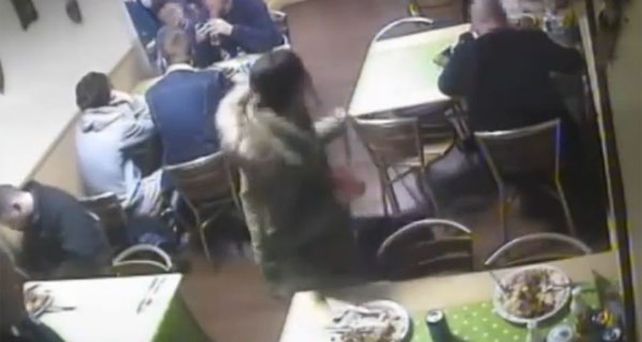 Un cliente soltó una rata en un restaurante con la intención de evitar pagar la cuenta