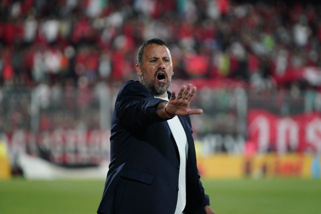 Newells va por todo.&nbsp; El técnico leproso se juega una parada brava