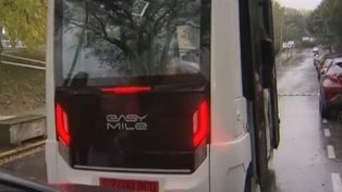 El primer colectivo sin chofer de España debutó con un choque