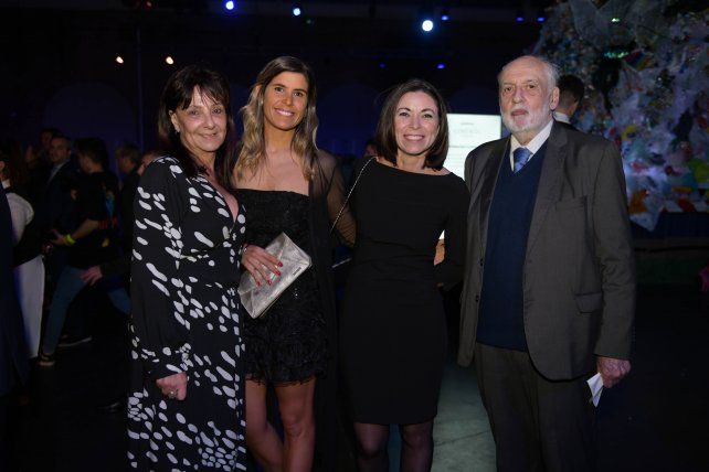 Patricia Cosgrove, Guillermina Pereyra Parry, Andrea Ibarlucea y Juan Carlos Savedra. 