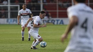Una opción. Moreno puede ser una alternativa para jugar por Villarruel.