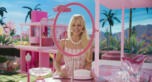 Margot Robbie interpreta a la protagonista en el film Barbie.