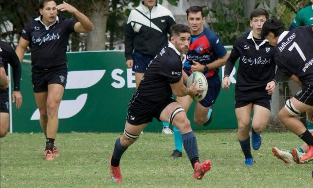Víctor Redondo es el capitán del plantel superior de Universitario de Santa Fe.