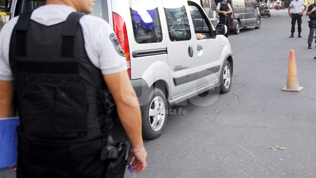 Robaron el arma reglamentaria y el chaleco antibalas de la casa de un policía