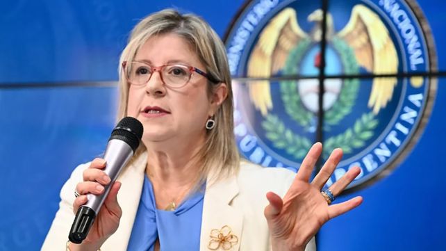 La ministra de Seguridad confirmó que no se permitirá el ingreso de banderas