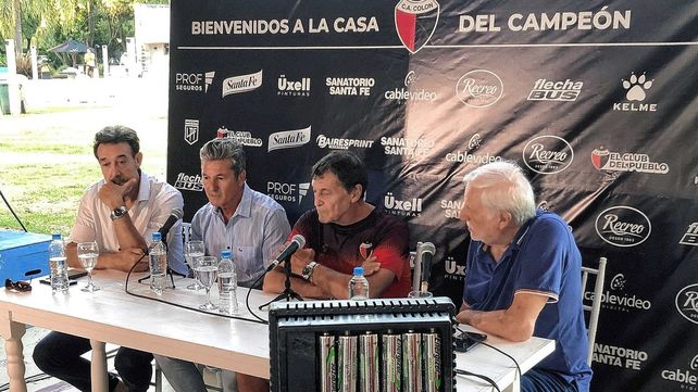 Vignatti define en Buenos Aires la llegada del 9 para Colón