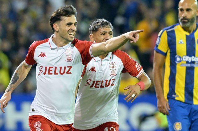 Lo quiere Newells. Walter Mazzantti anotó un gol para Huracán ante Central en los cuartos de final del Apertura 2025. 
