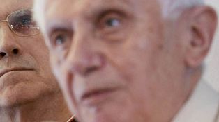 El segundo del Papa es blanco de las filtraciones