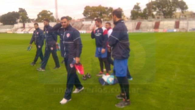El Indio Ortiz fue presentado como nuevo DT de Atlético Paraná para la Primera B Nacional