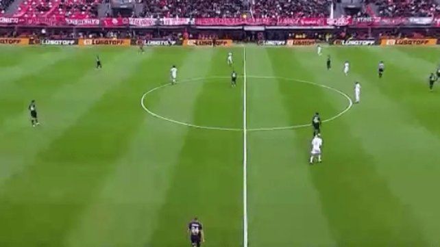 Golazo de Barracas: Insúa dice que el Guapo derrota a Boca con un jugador menos