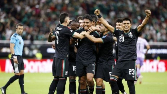 Luis Romo anotó pra México en el cuarto minuto del segundo tiempo.