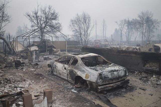 Desolación. Un casa de un barrio de Fort McMurray