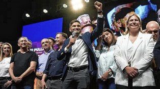 El candidato de la oposición se alzó con un amplio triunfo. Maximiliano Pullaro asumirá en reemplazo del gobernador Perotti.