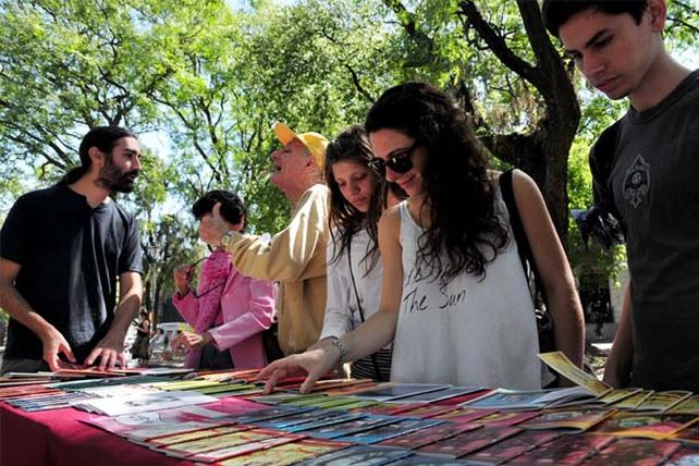 Familias santafesinas volvieron a disfrutar de Bulevar en otro domingo en barrio Candioti