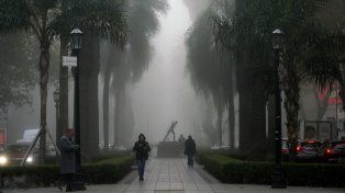El tiempo en Rosario: jueves otra vez con neblina y un poco menos de nubes