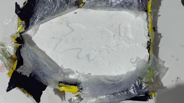 La cocaína estaba embalada y envuelta con una bolsa de residuos.